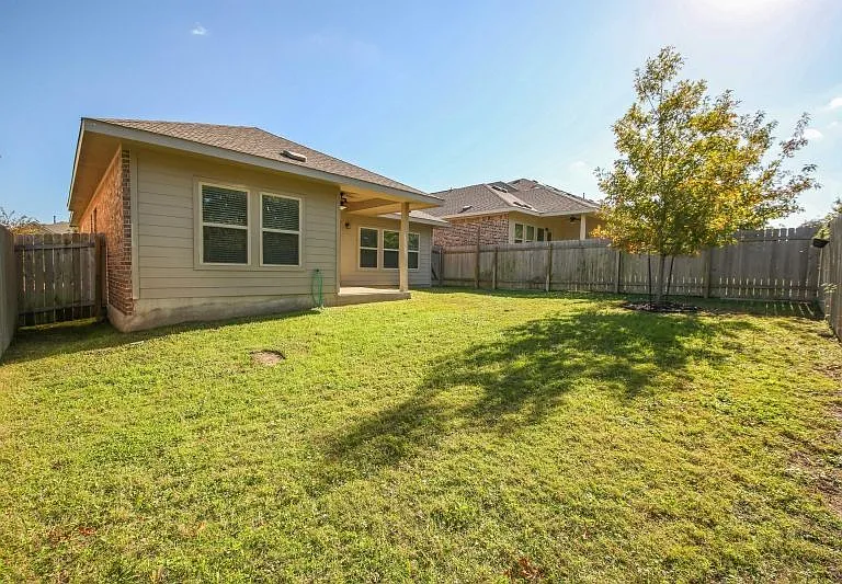14002 Madrigal Ln — Photo 31