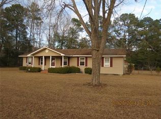 446 Starbrook Rd, Smoaks, SC 29481