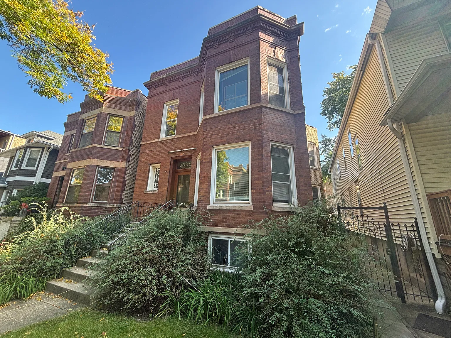 2 bed, 1200 sqft, $1,995 — Photo 1