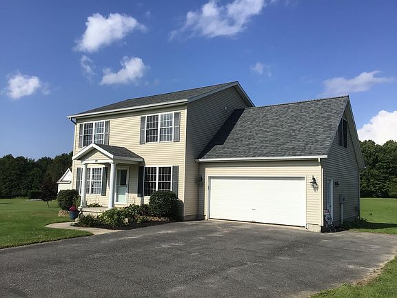 2nd image of 52 Joanne Ln