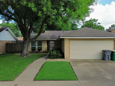 210 Londonderry Dr, Victoria, TX, 77901