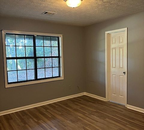 5th image of 2717 Stanton Woods Dr SE