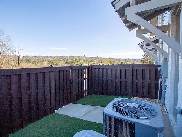 1188 Windsor Dr — Photo 16