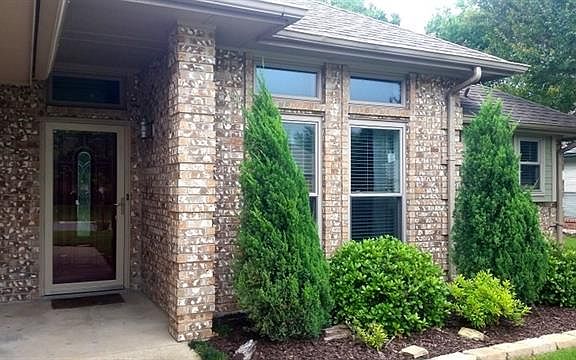 3rd image of 112 Morene Ave