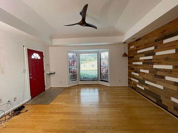 4th image of 6813 S Lake Ave