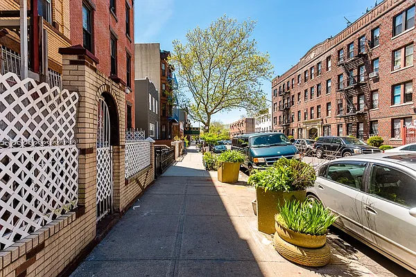 Rented by MySpaceNYC | media 13