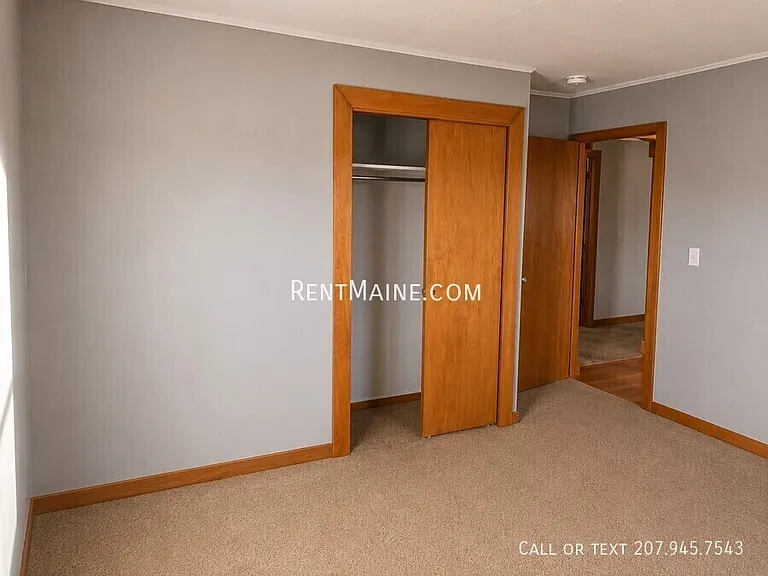 676 College Ave — Photo 14