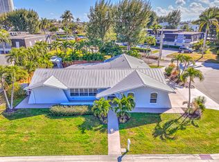 1201 Singer Dr, Riviera Beach, FL 33404
