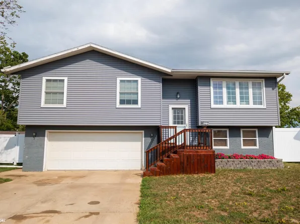 1219 Rolling Meadows Rd, Marshalltown, IA 50158