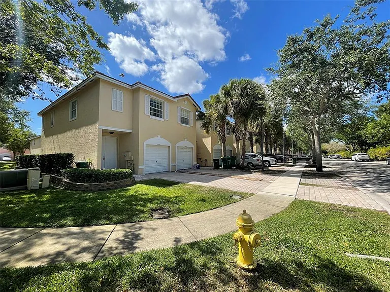 6301 Landings Ter — Photo 6