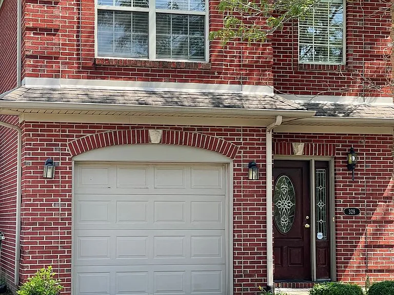 328 Broadleaf Ln — Photo 2