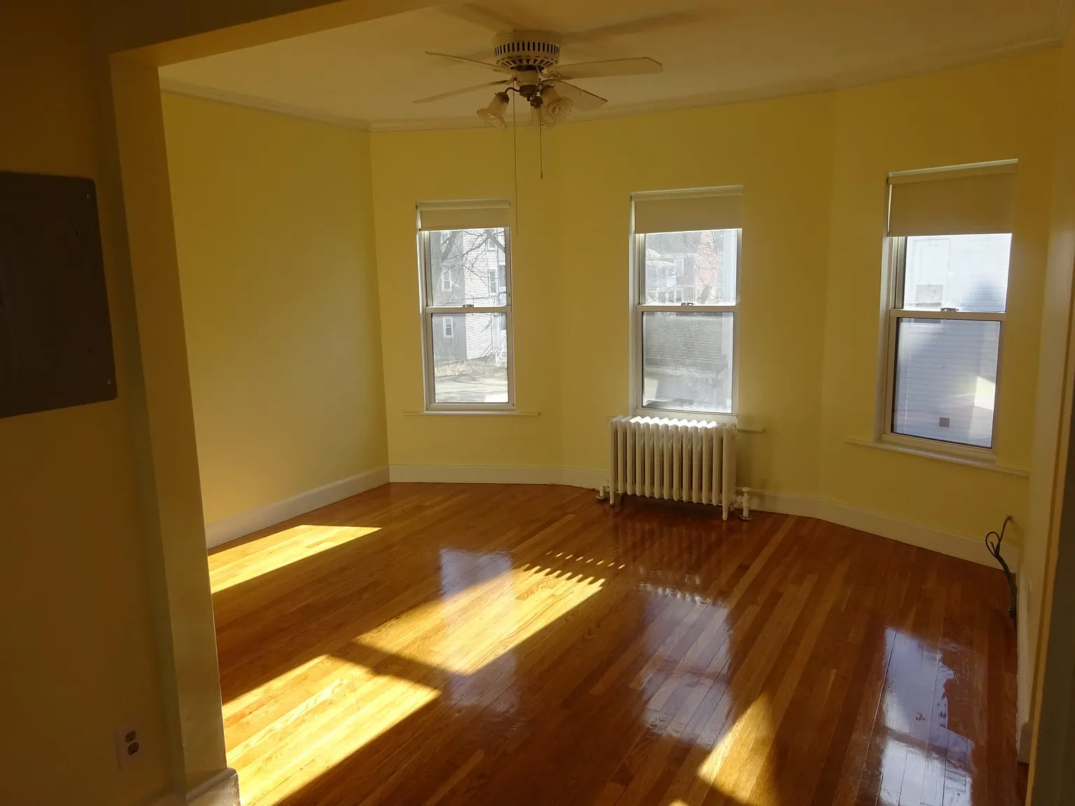 4 bed, 1800 sqft, $3,600 — Photo 3