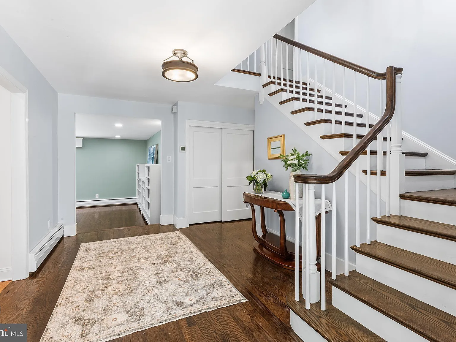 4 bed, 4.5 bath, 4119 sqft, $6,200 — Photo 2