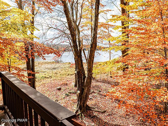 3rd image of 1497 Waterfront Dr