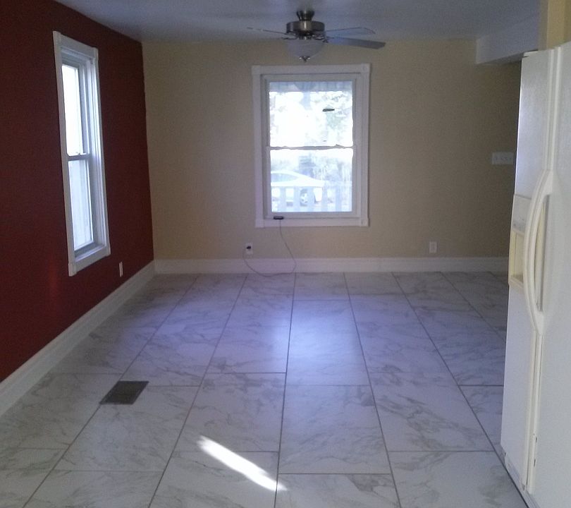1st image of 335 S Center Ave
