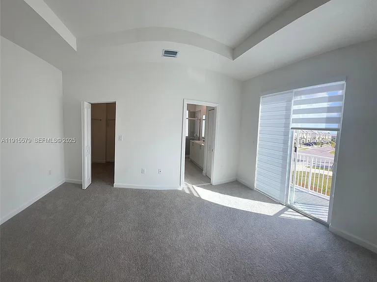 1455 SE 6th Ter — Photo 10