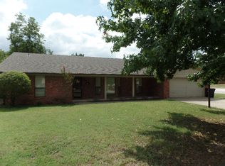 431 W 17th St, Ada, OK 74820