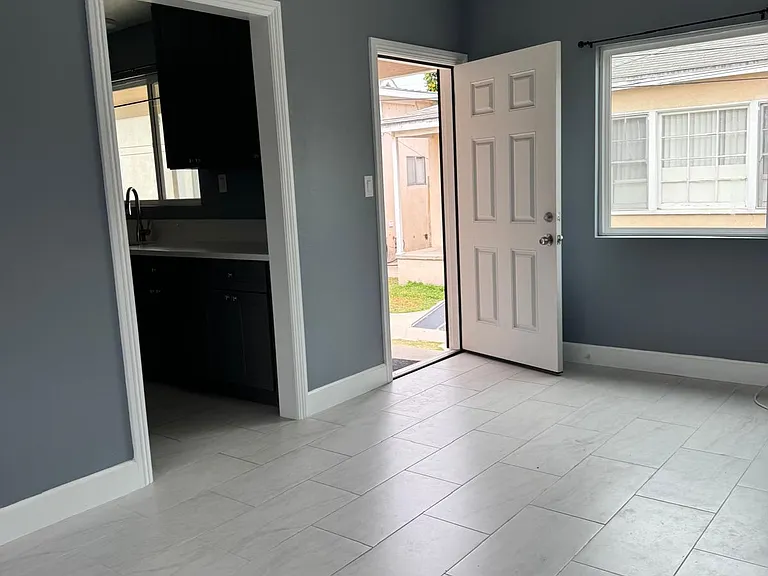 4219 1/4 Menlo Ave #4219.25 — Photo 7