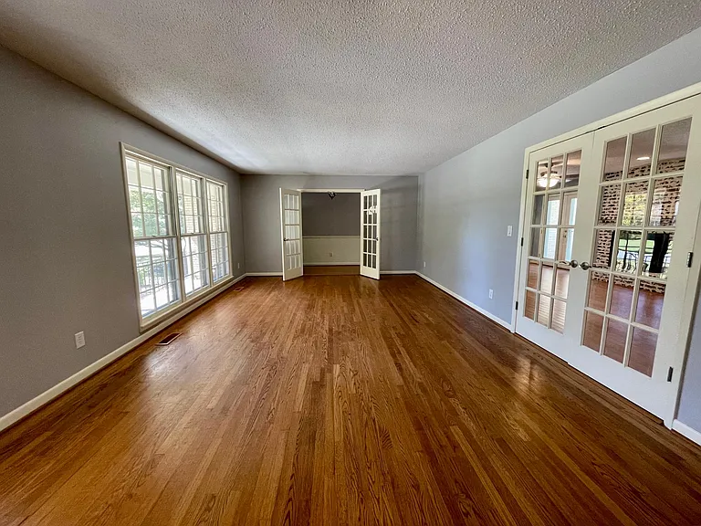 1011 Tascosa Dr SE — Photo 9