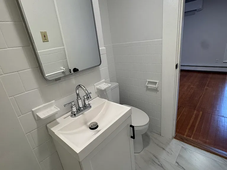 38 Spring St #2-R — Photo 11