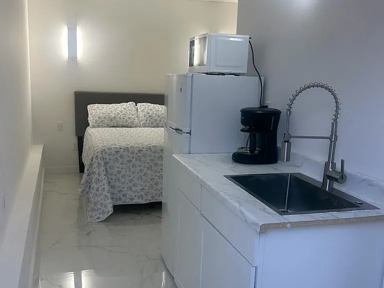 340 N 70th Ter #A — Photo 1