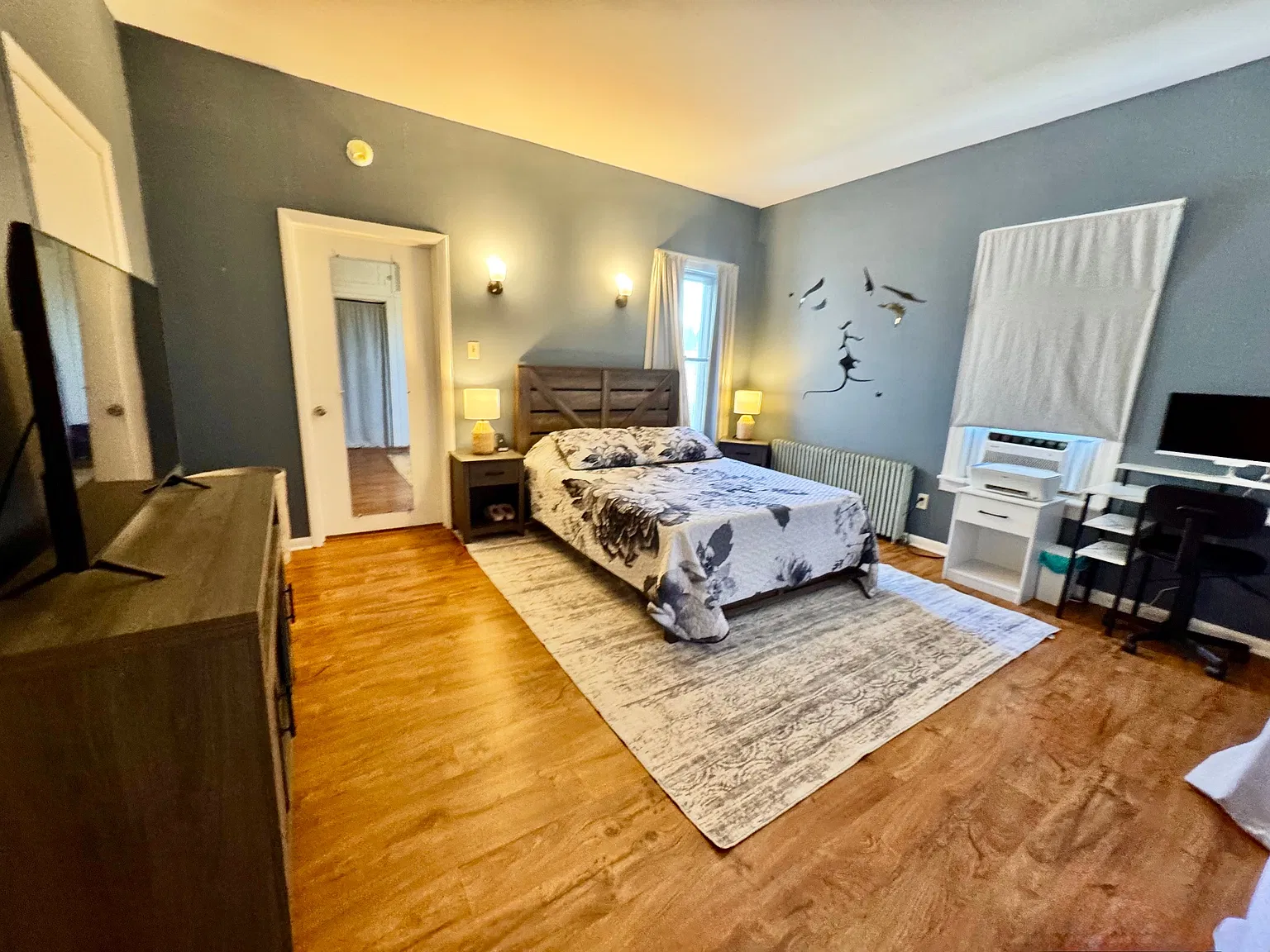 3 bed, 1100 sqft, $1,295 — Photo 4