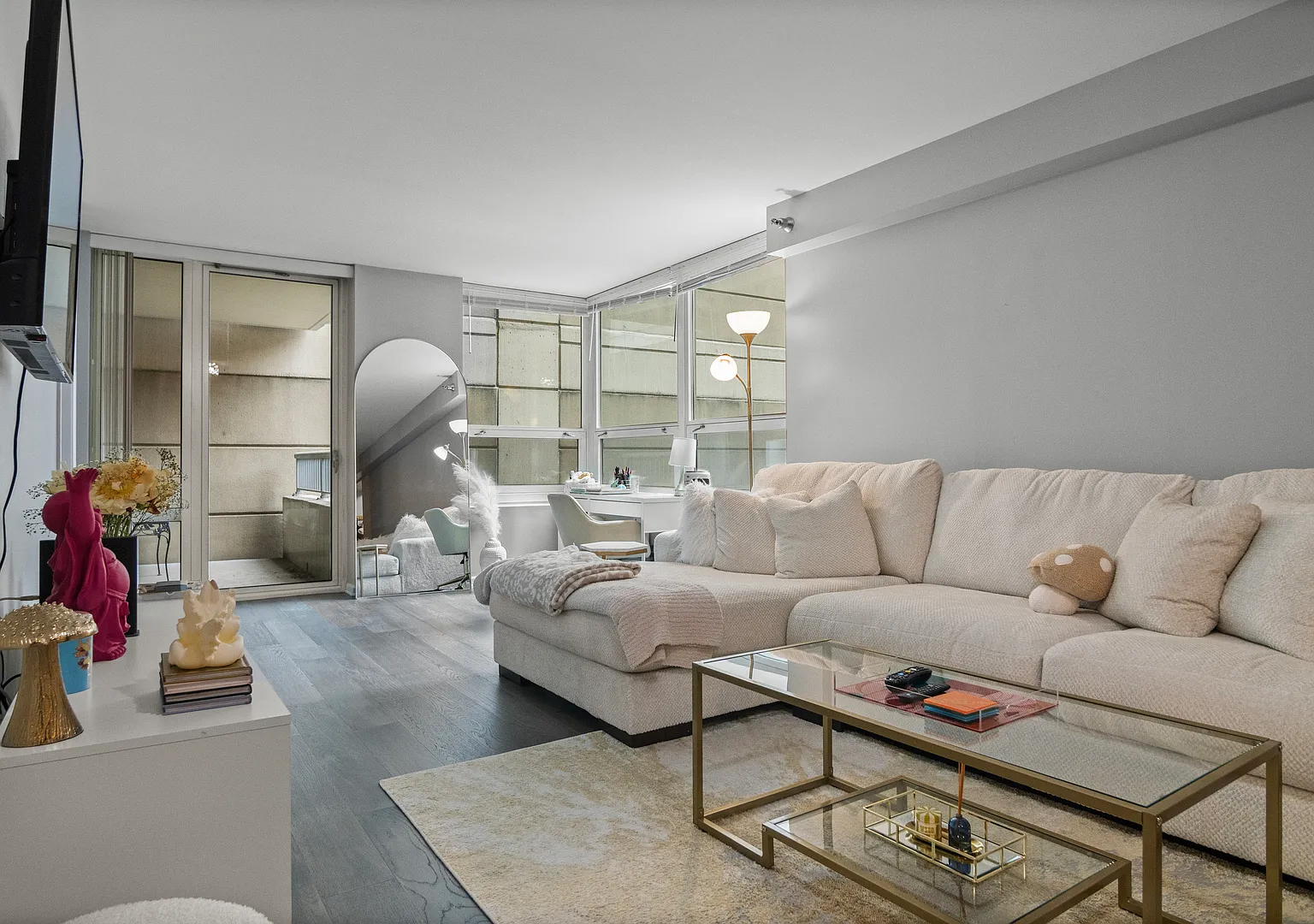 1 bed, 880 sqft, $2,600 — Photo 2