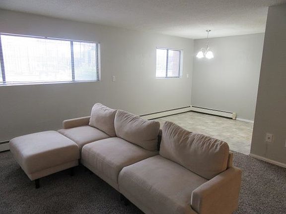 4th image of 1140 Walnut Ave APT 20