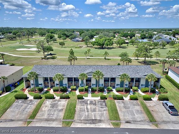 4th image of 3633 Edgewater Dr
