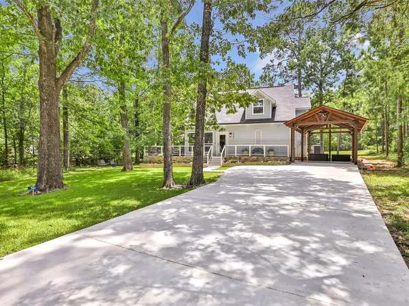 561 N Royale Greens Dr, Coldspring, TX 77331