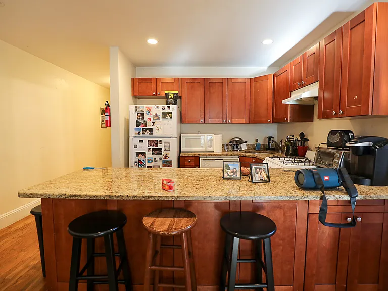 62 Egmont St #6A — Photo 1