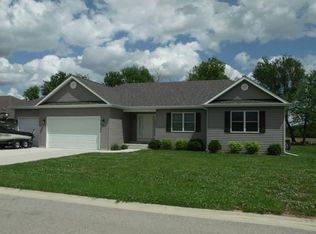 311 Claire Ln, Utica, IL 61373