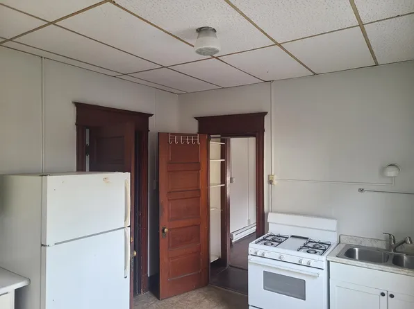 124 W 13th St APT 2, Davenport, IA 52803