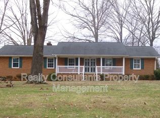 3504 Castleton Rd, Greensboro, NC 27406