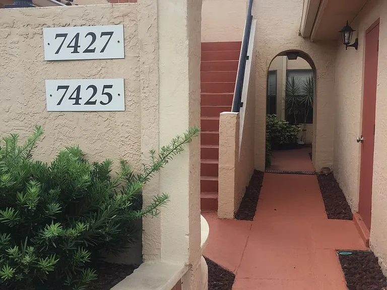 7427 Sugar Bend Dr — Photo 12