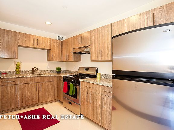 5th image of 203 E 121st St APT 1005