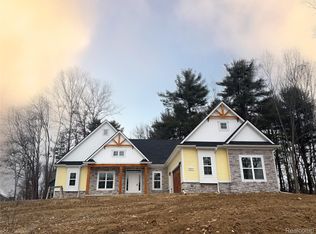 9691 Chalfonte Dr, Brighton, MI