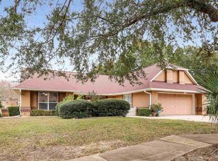 2300 Caddy Shack Ln, Pensacola, FL 32526