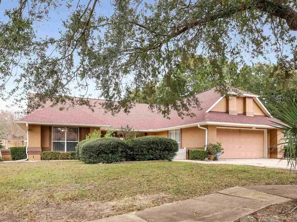 2300 Caddy Shack Ln, Pensacola, FL 32526