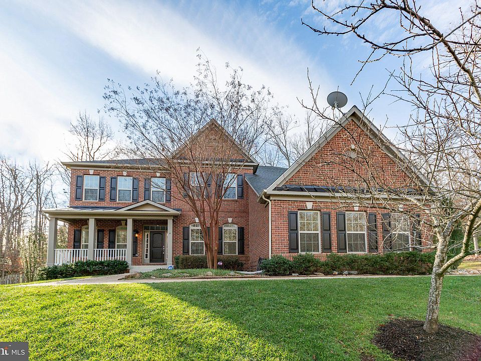 1st image of 4 Jordan Ln