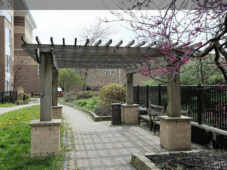 358 Rector St #217 — Photo 17