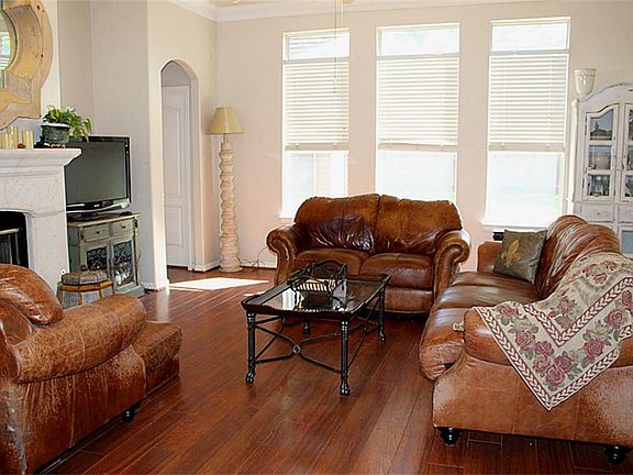 3rd image of 206 Green Cedar Dr