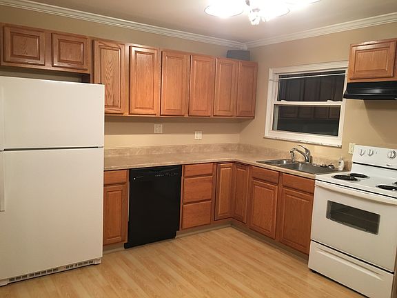 2nd image of 6615 Carriage Ln