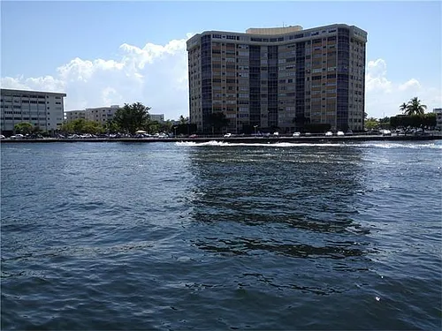 1833 S Ocean Dr Photo 1