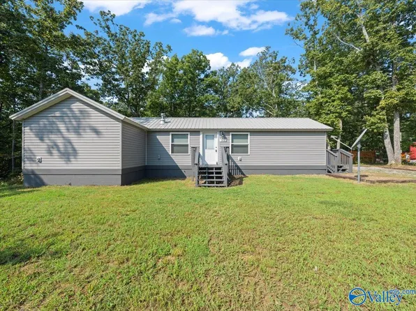 307 Reunion Oaks Dr, Gurley, AL 35748