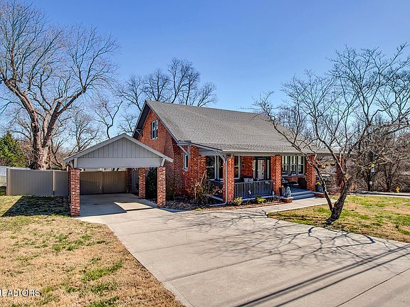 2nd image of 701 Gresham Rd