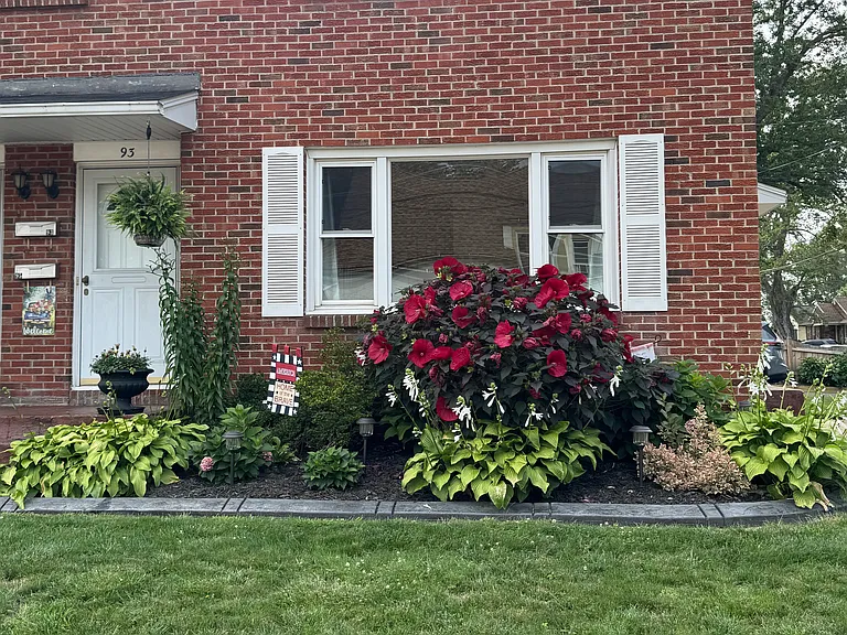 95 Labelle Ave — Photo 1
