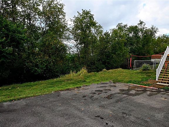 5th image of 510 Panorama Dr