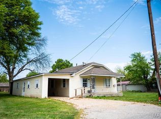608 E Commercial St, Kennett, MO 63857