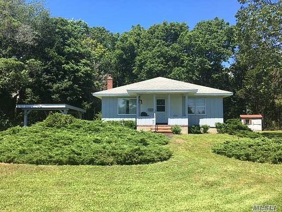 2nd image of 15 Salt Meadow Ln